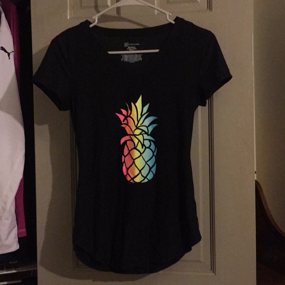 Black Pineapple Tee